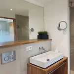 Inselloft Ruegen - Meerblick, Pool & Eigener Strandzugang Lägenhet