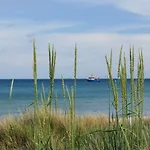 Inselloft Ruegen - Meerblick, Pool & Eigener Strandzugang Lägenhet