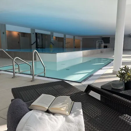 Apartamento Inselloft Ruegen - Meerblick, Pool & Eigener Strandzugang