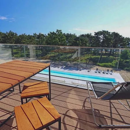 דירה Inselloft Ruegen - Meerblick, Pool & Eigener Strandzugang בינץ